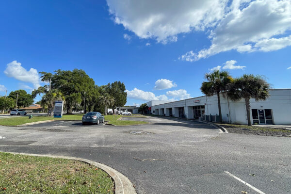 3870 Leeds Ave North Charleston for lease